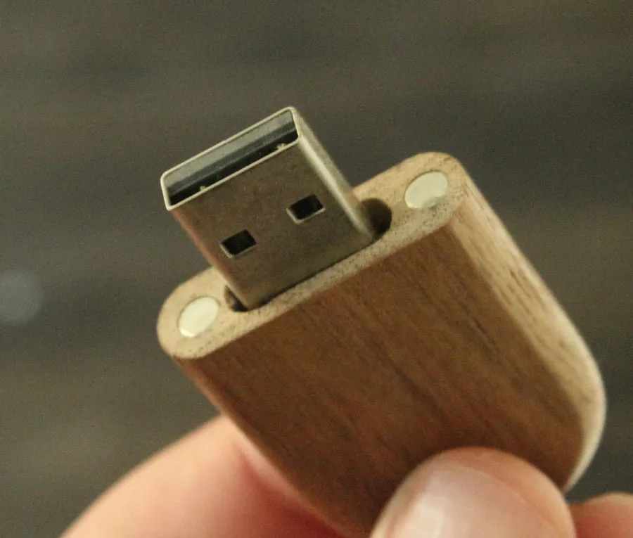 Clé Usb personnalisée avec vos plus beaux souvenirs.
