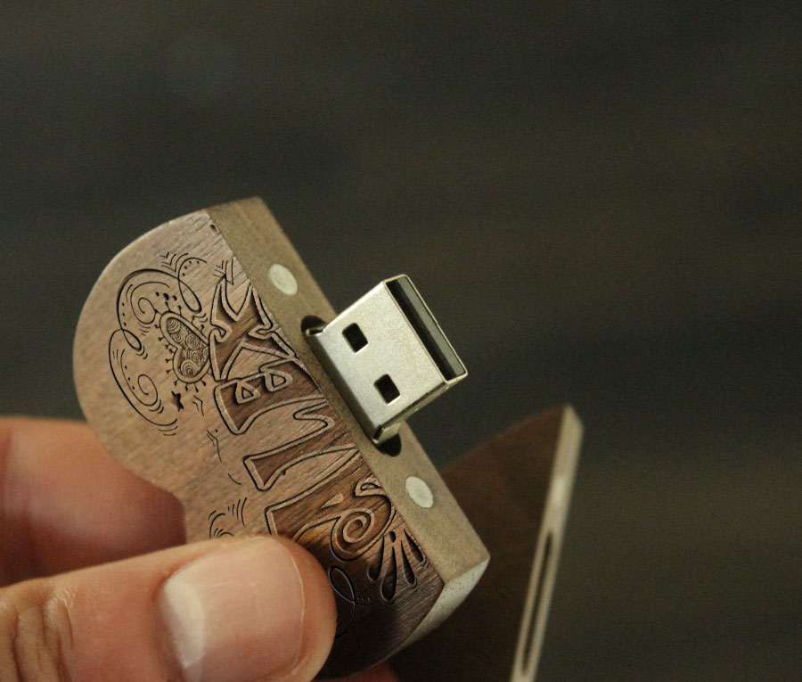 Clé USB personnalisée avec vos plus beaux souvenirs.